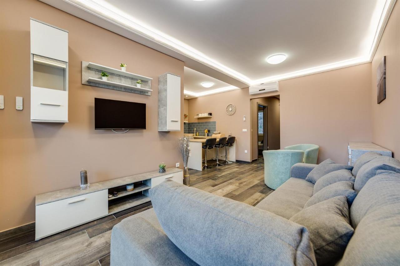 Forest Földvár Apartmanok Balatonfoldvar Exterior foto