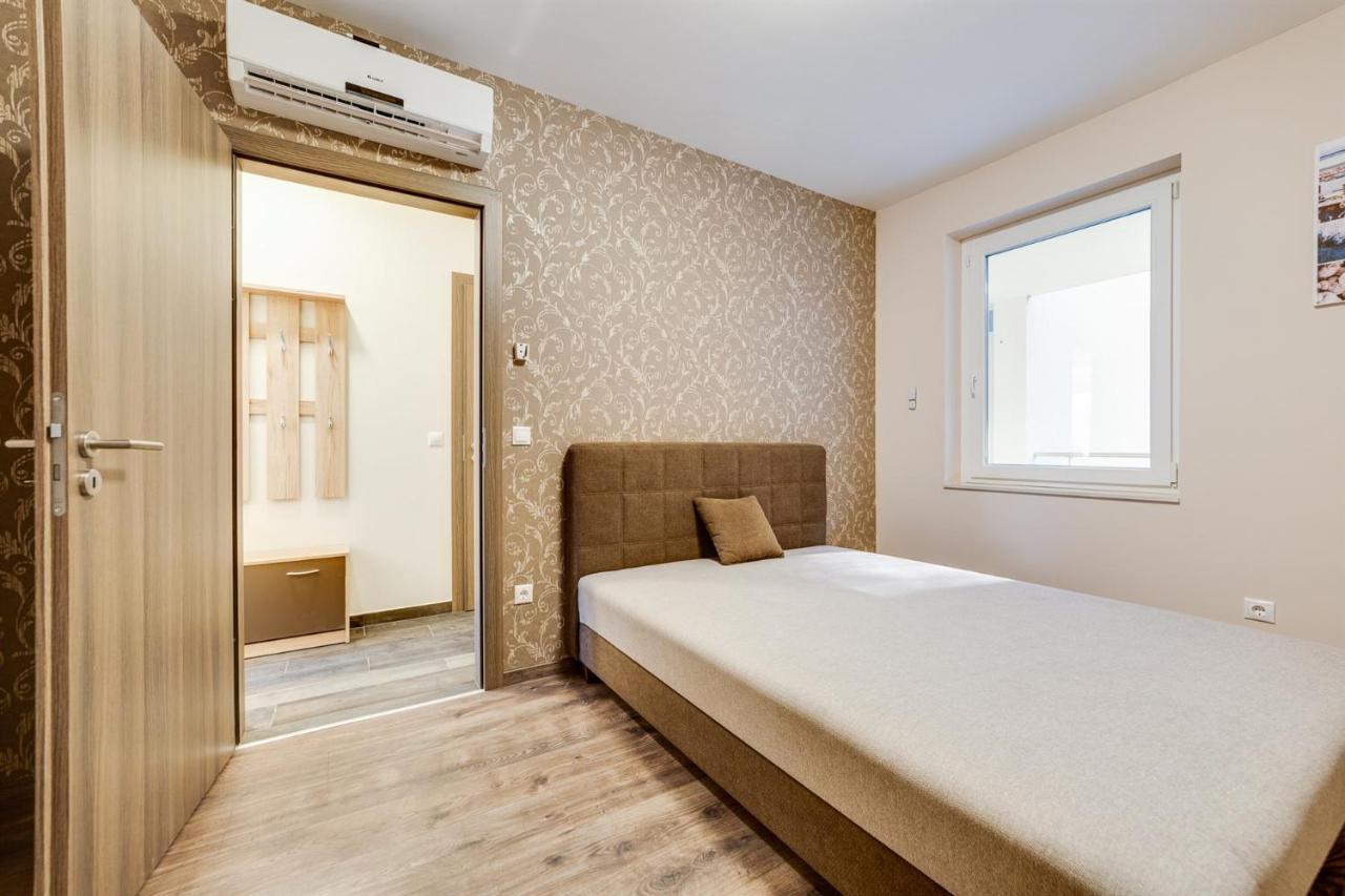 Forest Földvár Apartmanok Balatonfoldvar Exterior foto